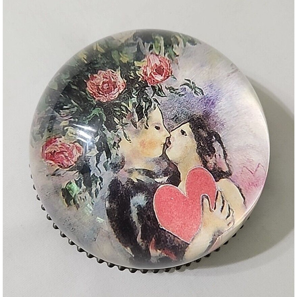 Willant Signed Art Glass Paperweight Lovers and Roses Heart Valentine Crystal
